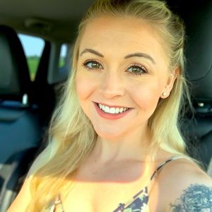 Meet your Posher, Lauren